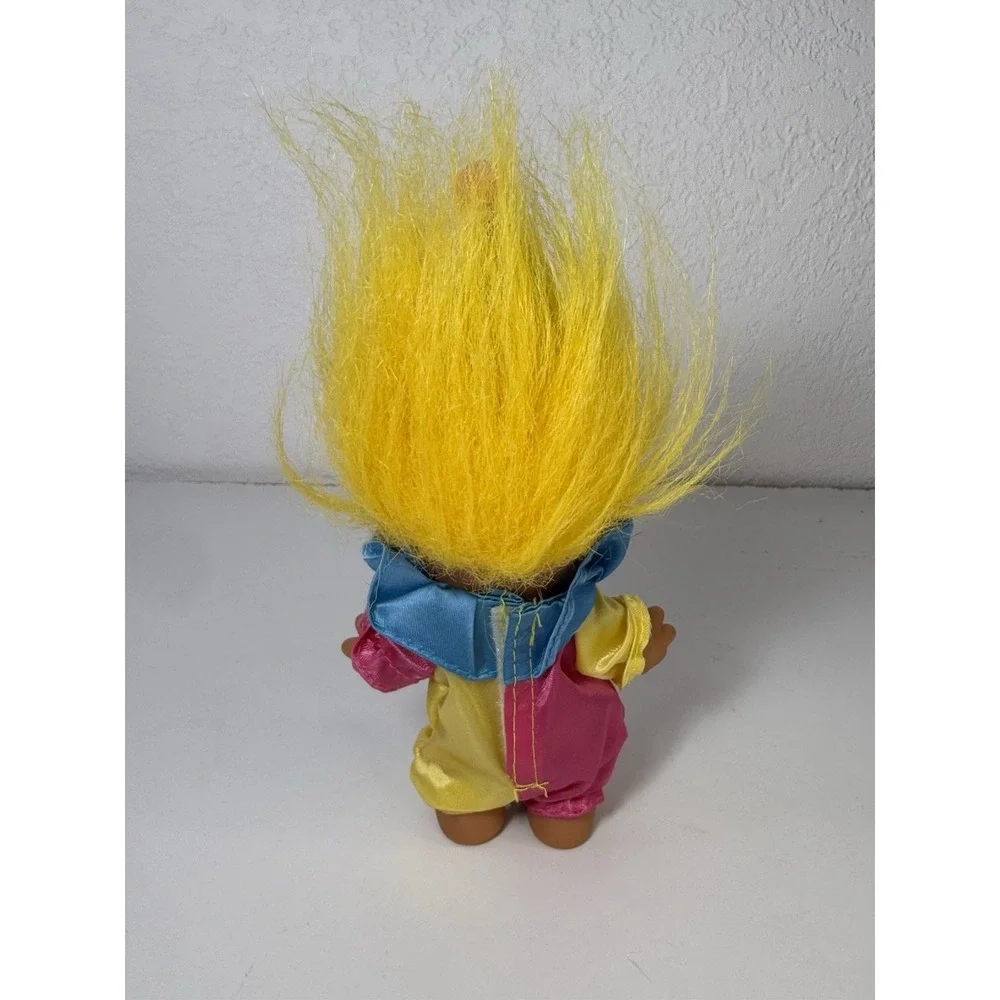 HAPPY BIRTHDAY CLOWN ACE NOVELTY Troll Doll YELLOW HAIR W/ Birthday Hat & Outfit